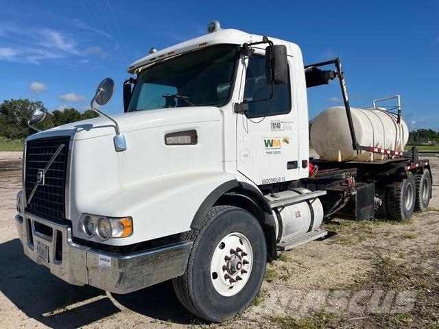 Volvo VHD64 Skip loader