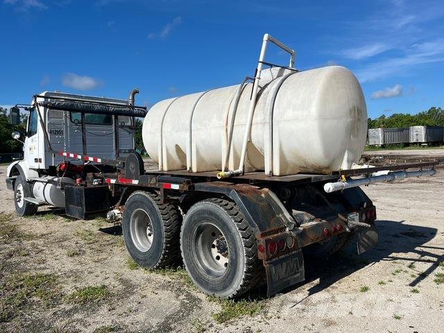 Volvo VHD64 Skip loader