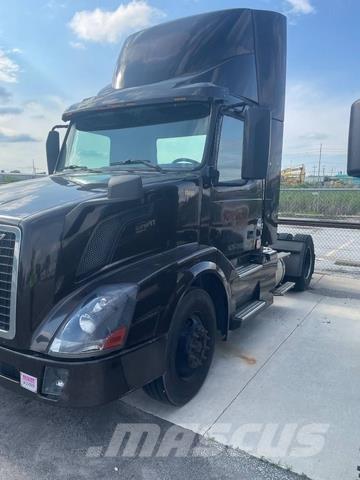 Volvo VNL Trækkere