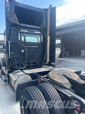 Volvo VNL Trækkere