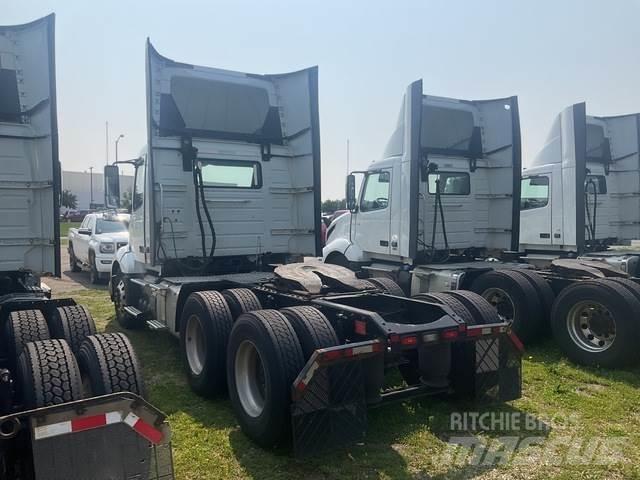 Volvo VNL 300 Trækkere