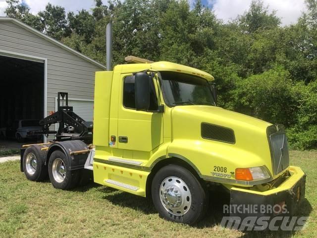 Volvo VNL64T Trækkere