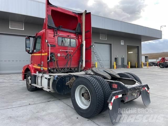 Volvo VNM Trækkere