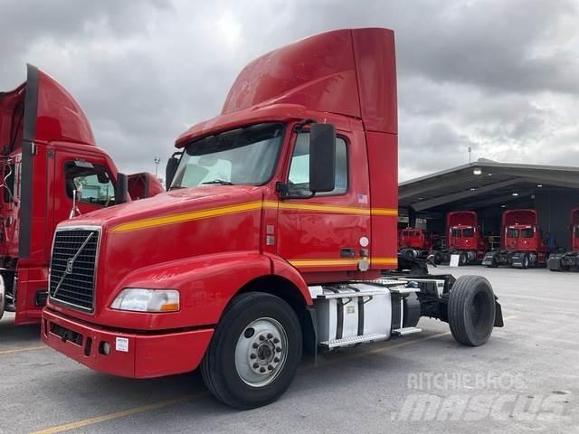 Volvo VNM Trækkere