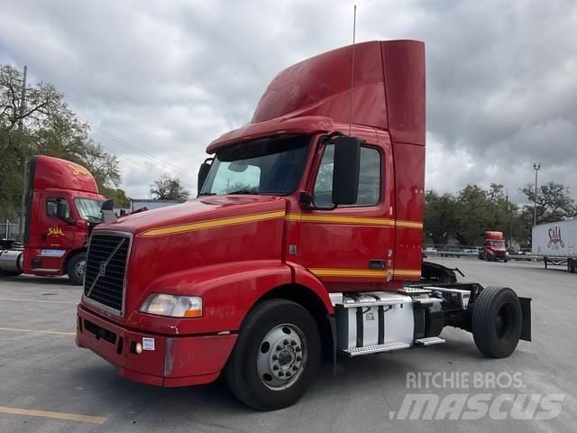 Volvo VNM Trækkere
