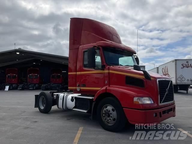Volvo VNM Trækkere