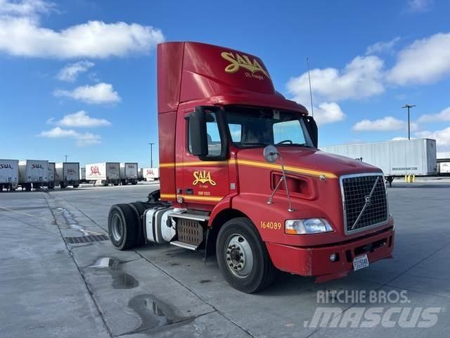 Volvo VNM Trækkere
