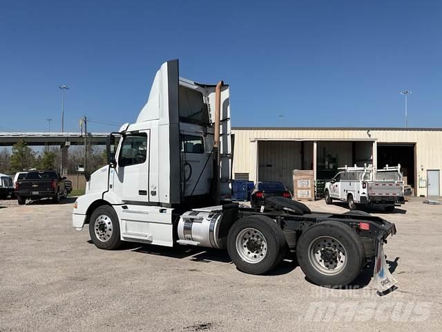 Volvo VNM Trækkere