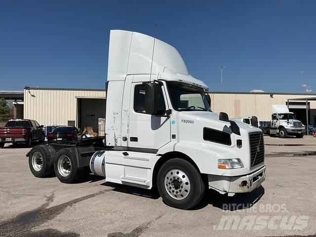 Volvo VNM Trækkere