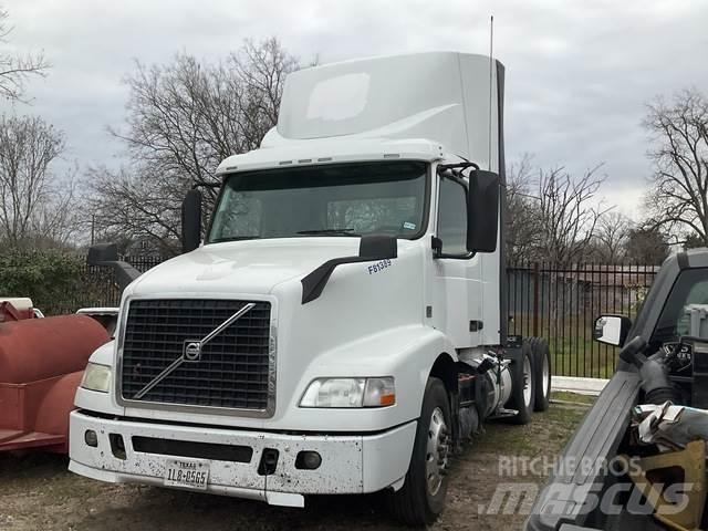 Volvo VNM Trækkere