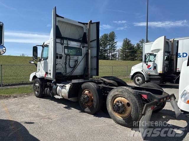 Volvo VNM Trækkere