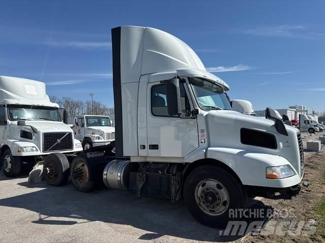 Volvo VNM Trækkere