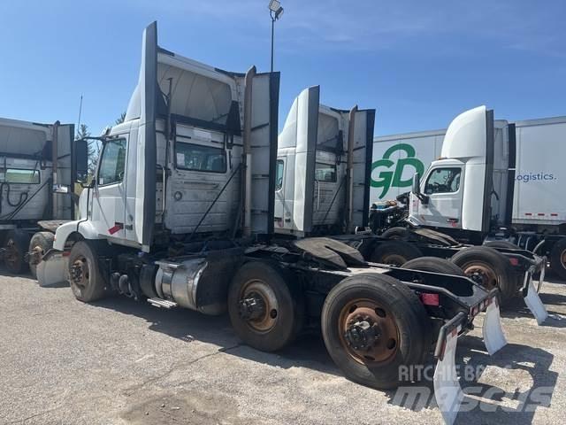 Volvo VNM Trækkere
