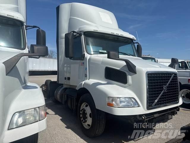 Volvo VNM Trækkere
