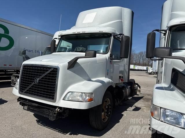 Volvo VNM Trækkere