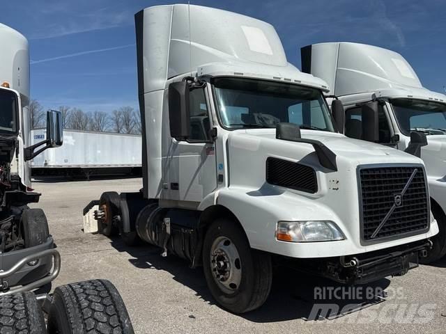 Volvo VNM Trækkere
