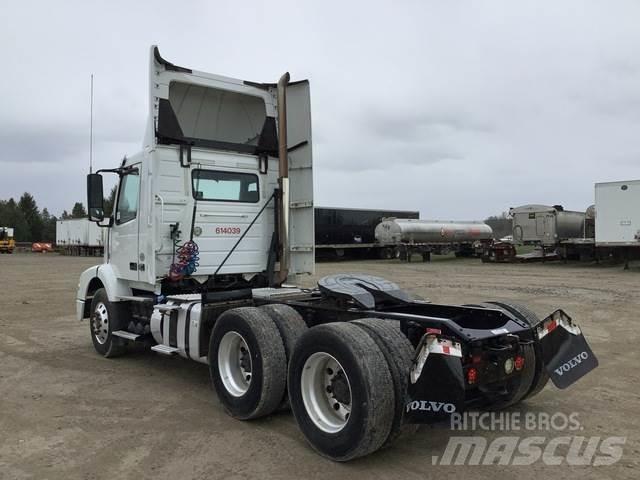 Volvo VNM Trækkere