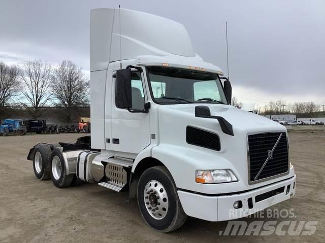 Volvo VNM Trækkere