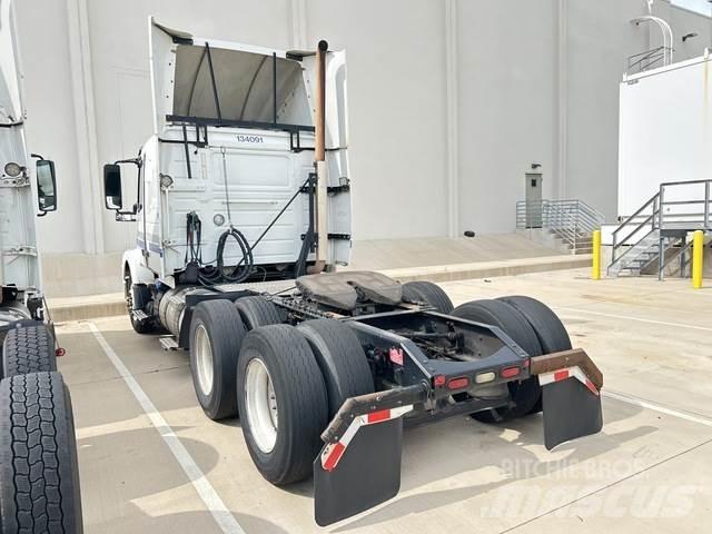 Volvo VNM Trækkere