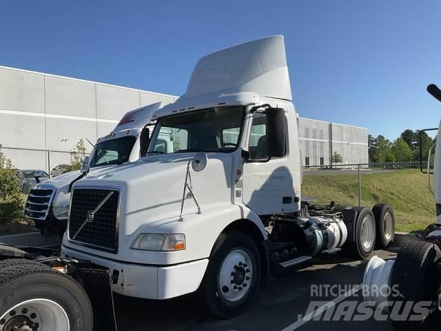 Volvo VNM Trækkere