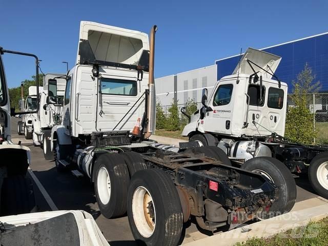 Volvo VNM Trækkere