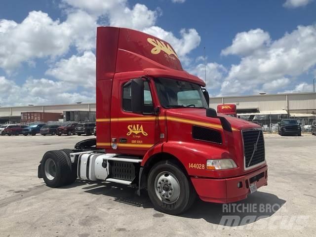 Volvo VNM Trækkere