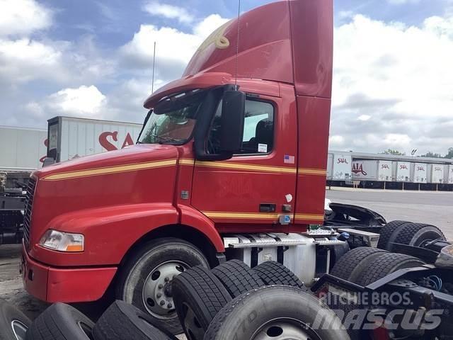Volvo VNM Trækkere