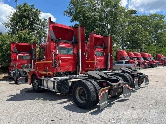 Volvo VNM Trækkere