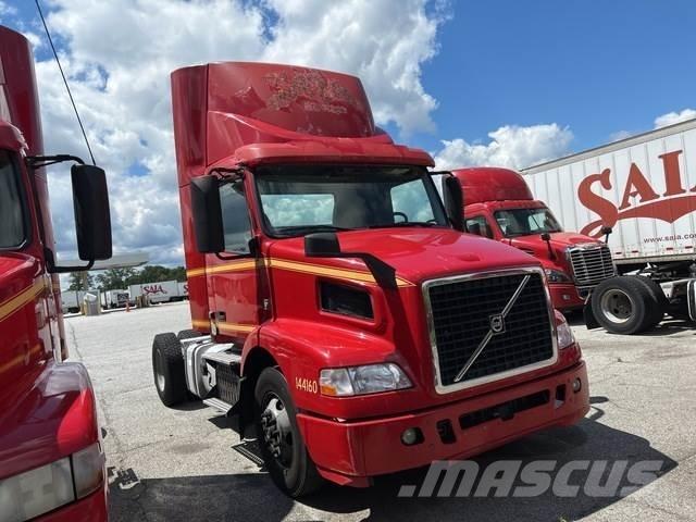 Volvo VNM Trækkere