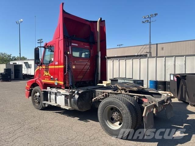 Volvo VNM Trækkere
