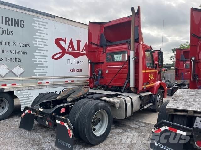 Volvo VNM Trækkere