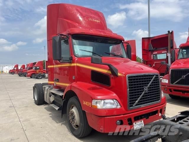 Volvo VNM Trækkere