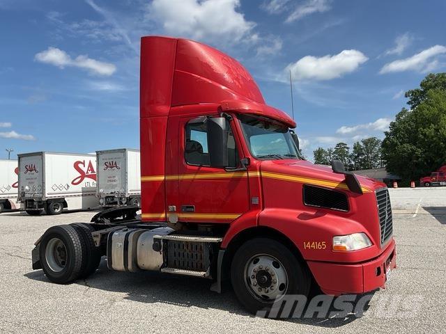 Volvo VNM Trækkere