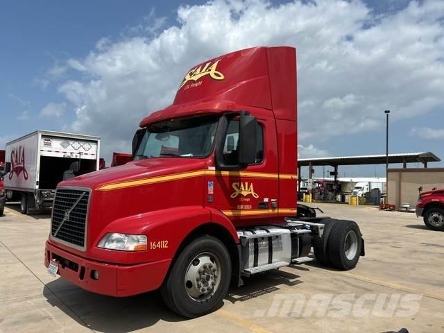 Volvo VNM Trækkere