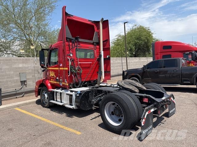 Volvo VNM Trækkere