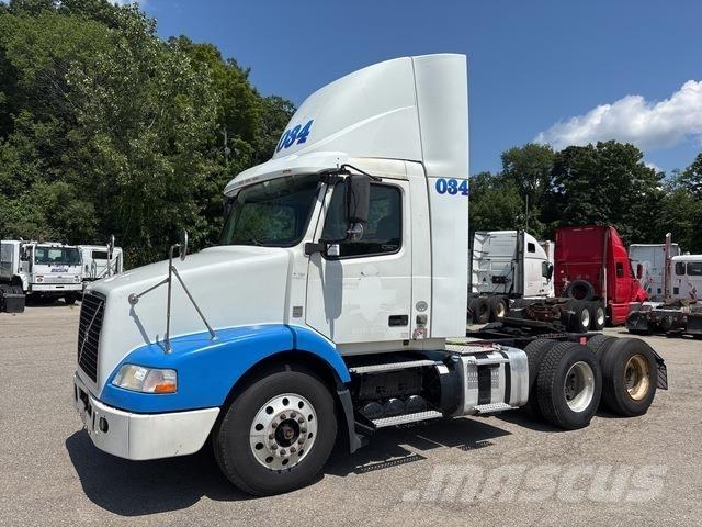 Volvo VNM Trækkere