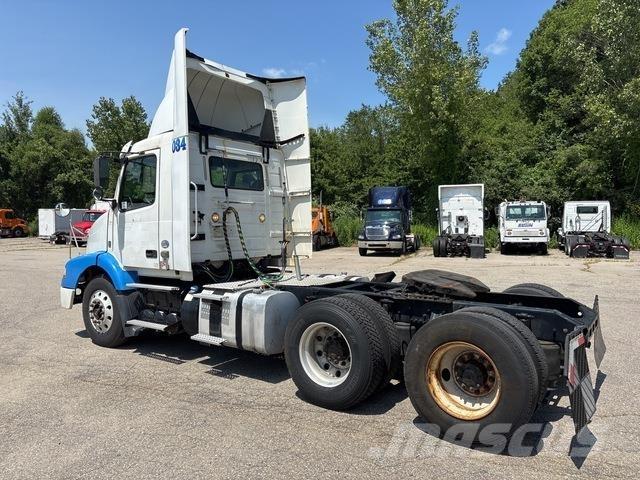 Volvo VNM Trækkere
