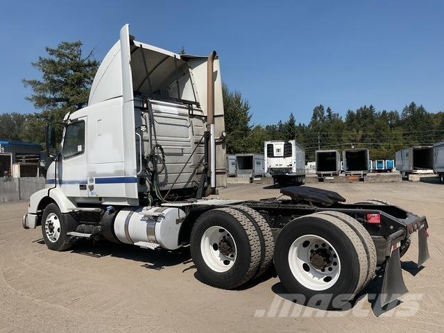 Volvo VNM Trækkere