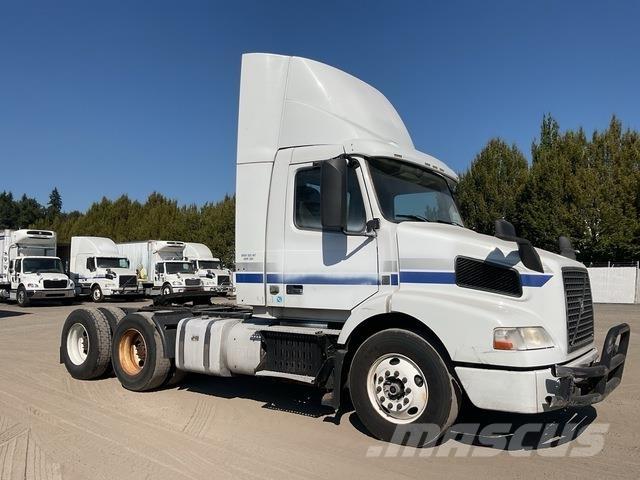 Volvo VNM Trækkere