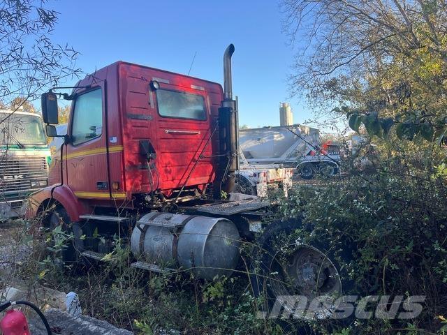 Volvo VNM200 Trækkere