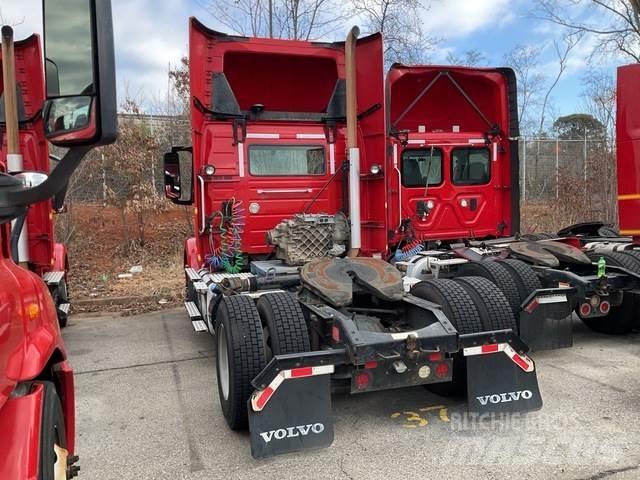 Volvo VNM42T Trækkere