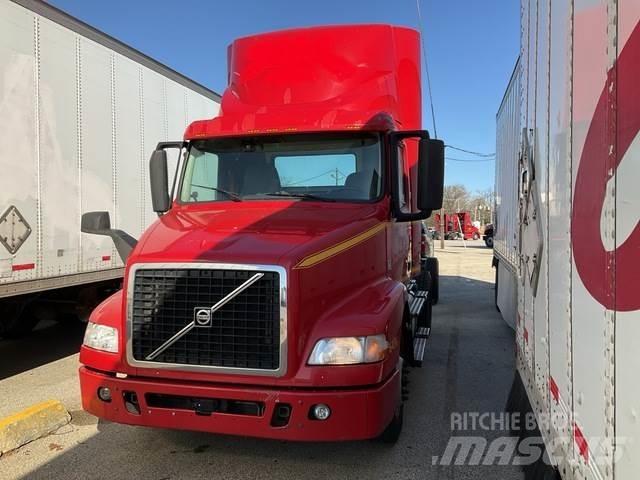 Volvo VNM42T Trækkere