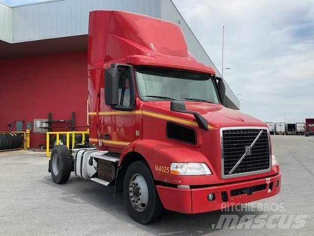 Volvo VNM42T Trækkere