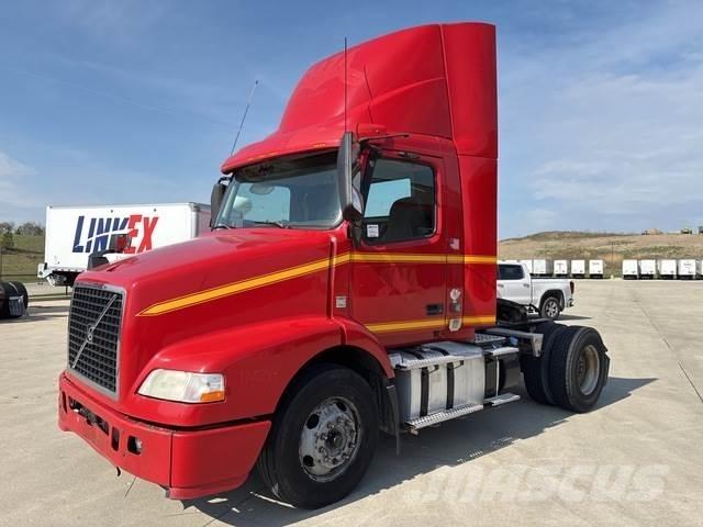 Volvo VNM42T Trækkere