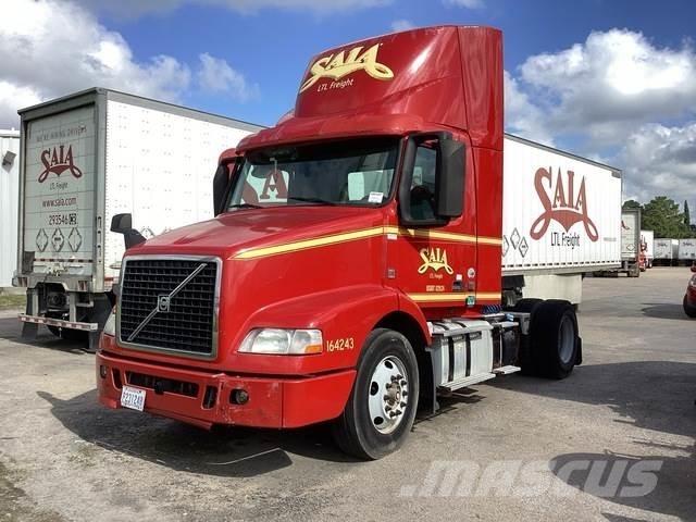 Volvo VNM42T Trækkere