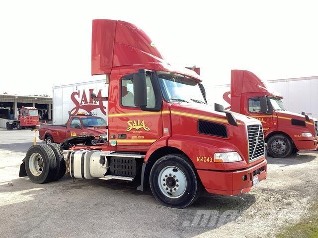 Volvo VNM42T Trækkere