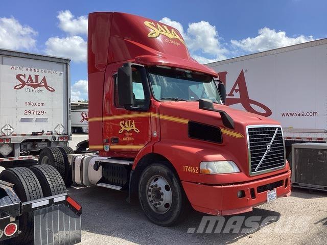 Volvo VNM42T Trækkere