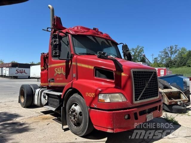 Volvo VNM42T Trækkere