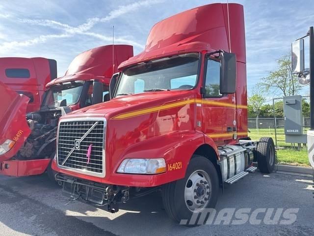 Volvo VNM42T Trækkere