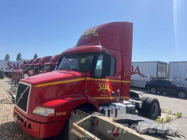 Volvo VNM42T Trækkere